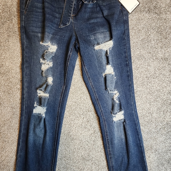NWT Almost Famous Jeans Super High Rise Crop Trouser Belt Distressed denim sz 9 - Picture 5 of 15